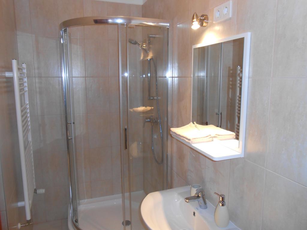 Diofa Vendeghaz Apartment Eger Ngoại thất bức ảnh