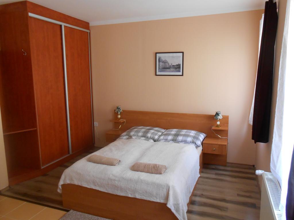 Diofa Vendeghaz Apartment Eger Ngoại thất bức ảnh