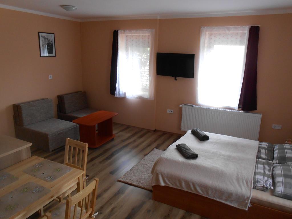 Diofa Vendeghaz Apartment Eger Ngoại thất bức ảnh