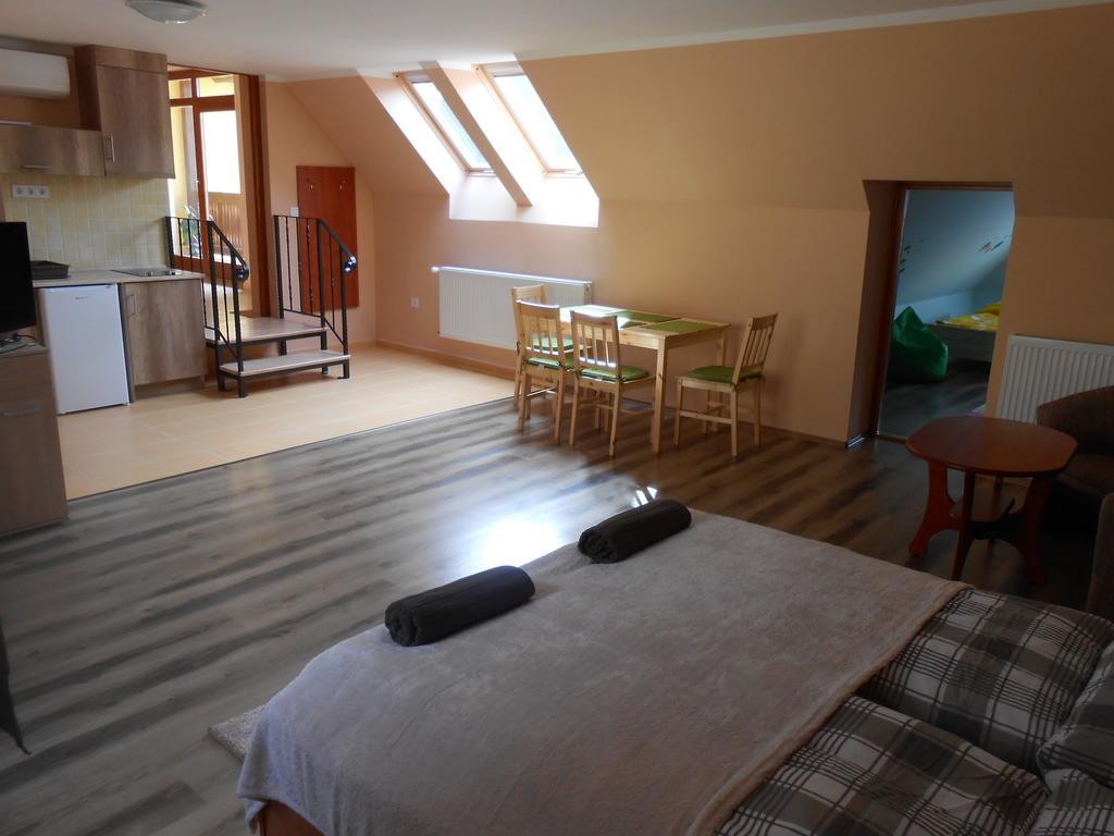 Diofa Vendeghaz Apartment Eger Ngoại thất bức ảnh