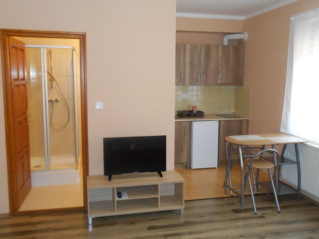 Diofa Vendeghaz Apartment Eger Ngoại thất bức ảnh