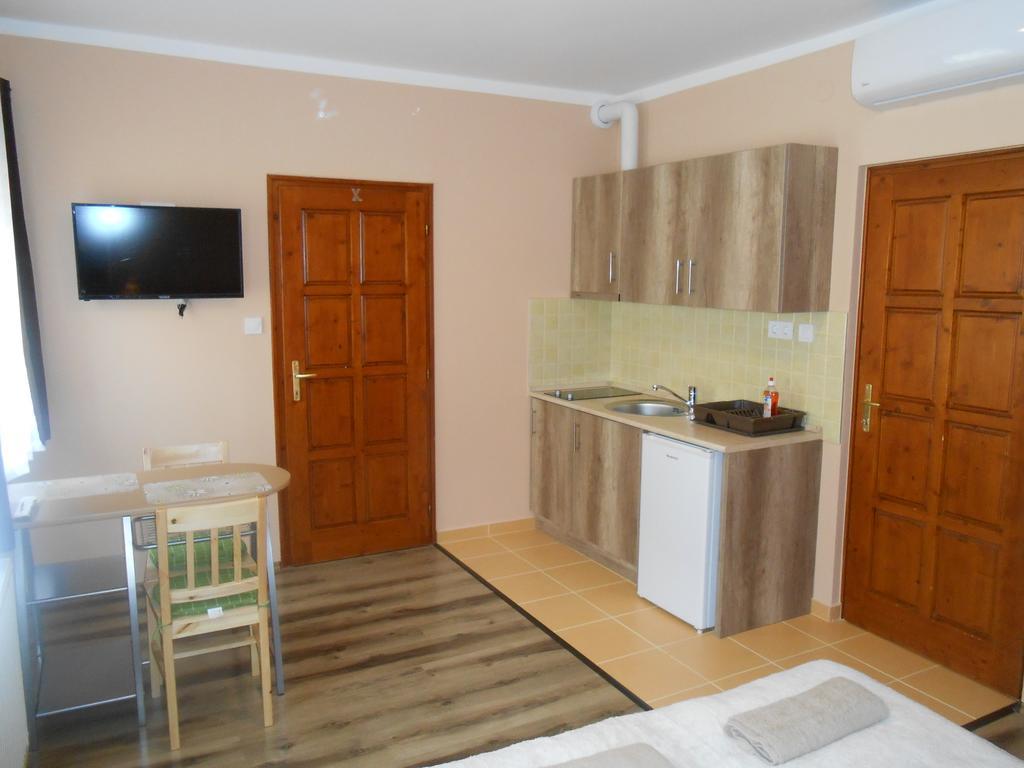 Diofa Vendeghaz Apartment Eger Ngoại thất bức ảnh