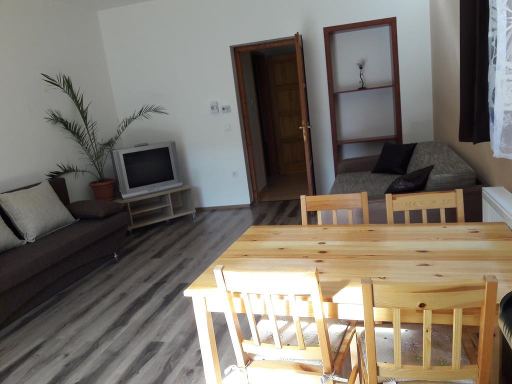Diofa Vendeghaz Apartment Eger Ngoại thất bức ảnh