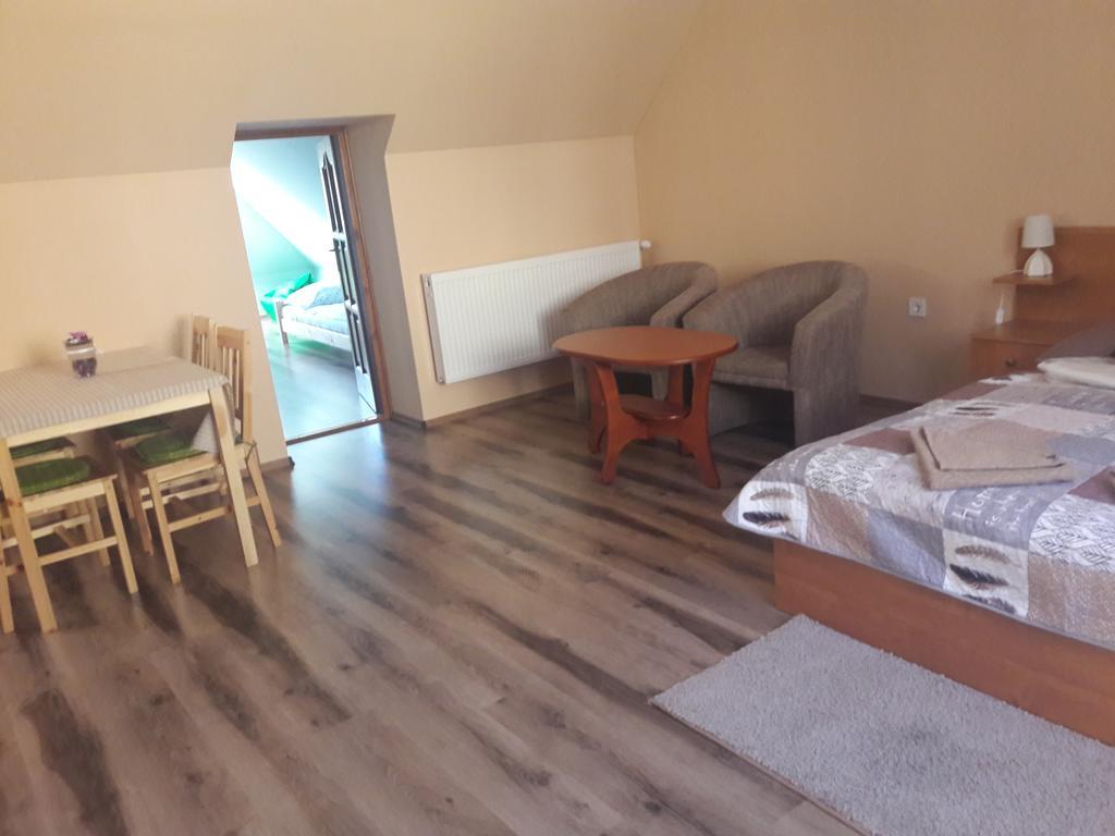 Diofa Vendeghaz Apartment Eger Ngoại thất bức ảnh