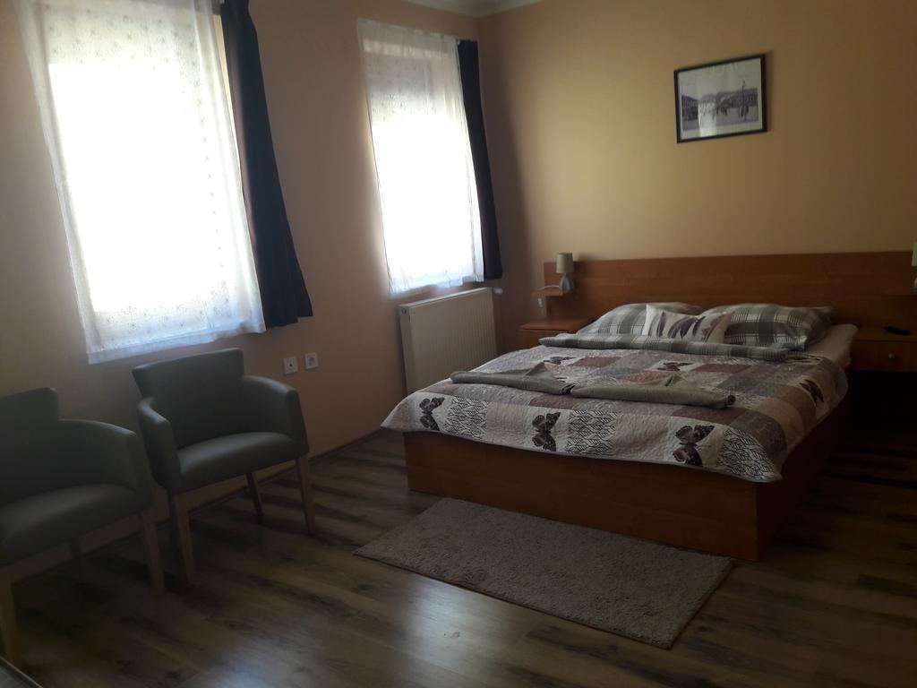 Diofa Vendeghaz Apartment Eger Ngoại thất bức ảnh