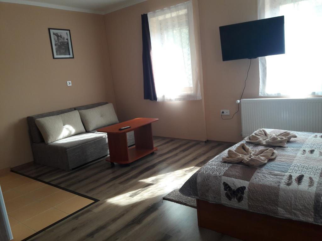 Diofa Vendeghaz Apartment Eger Ngoại thất bức ảnh